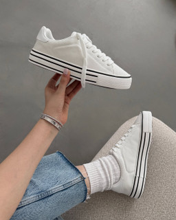 خرید کفش کتانی سفید زارا